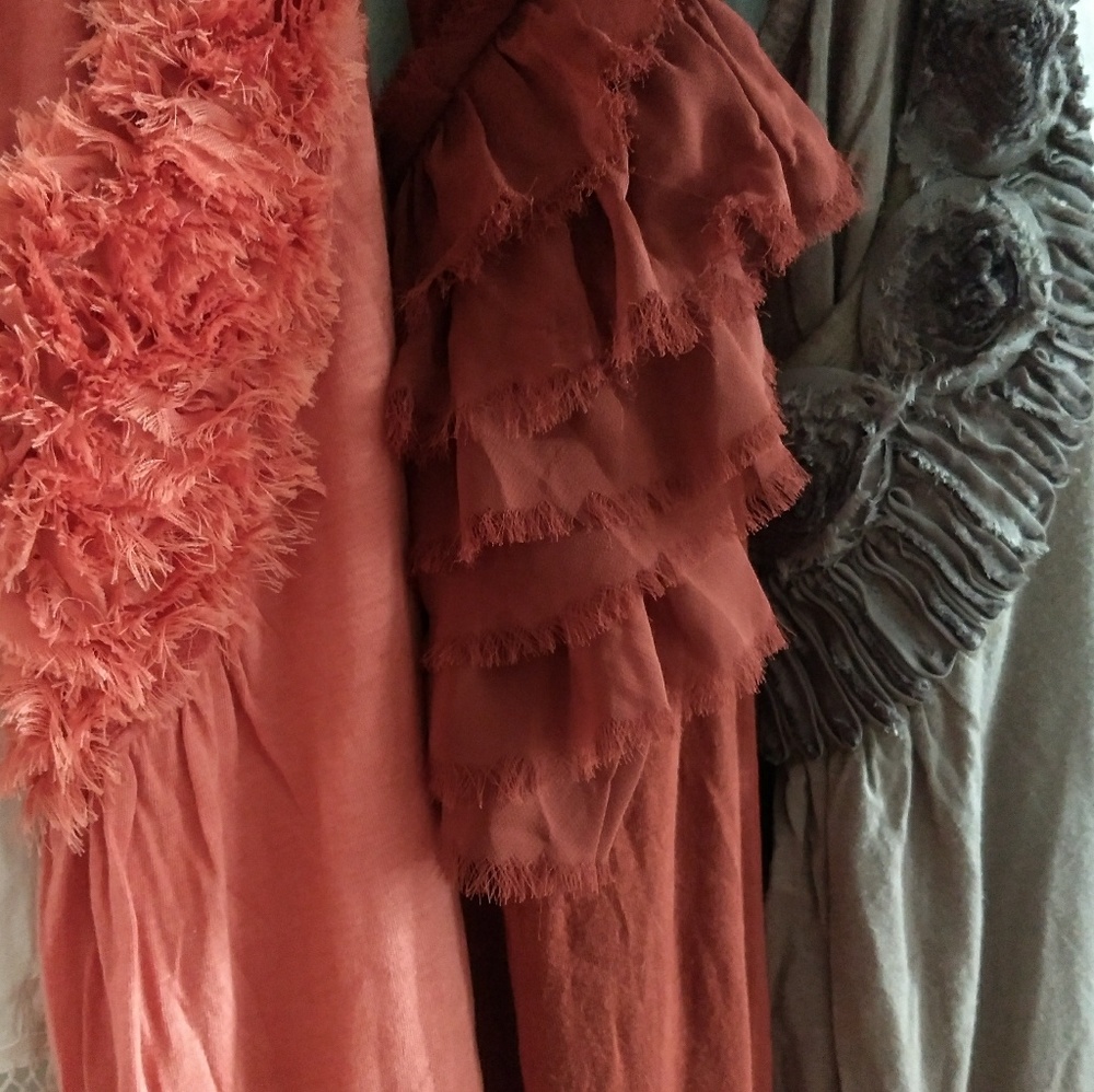 Set of 3 embellished tank tops